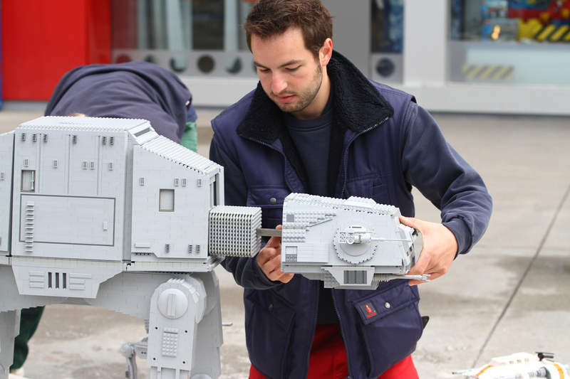 Illustration for article titled Man-Sized LEGO Millenium Falcon Means Star Wars Is Landing At LEGOLAND